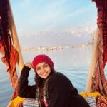 Tanvi Ram Instagram - Floatin’ along! Pc - @koshersaltgirl Travel agent - @kashmirsabbaticaltrips Attire - @zawe.calicut @_sanaah._ #travel #dallake #dallakesrinagar #kashmir #vacation #nature #pictures #naturelovers Dal Lake
