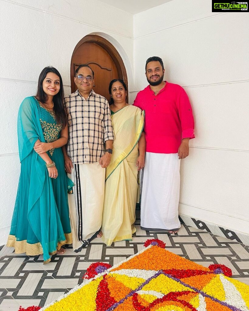 Tanvi Ram Instagram - Happy happy onam♥ #family #onam #onamcelebration #home Bengaluru