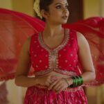 Tanvi Ram Instagram - मनमर्जियां Inframe @tanviram Photographer @jaisonmadany Styled @geethanjali_897 @sandra_resmi Wearing @madebymilankochi Videographer @grapherme Edit @salgu_maan MUA @zara___makeover Technical support @rcanandhu @annica_._