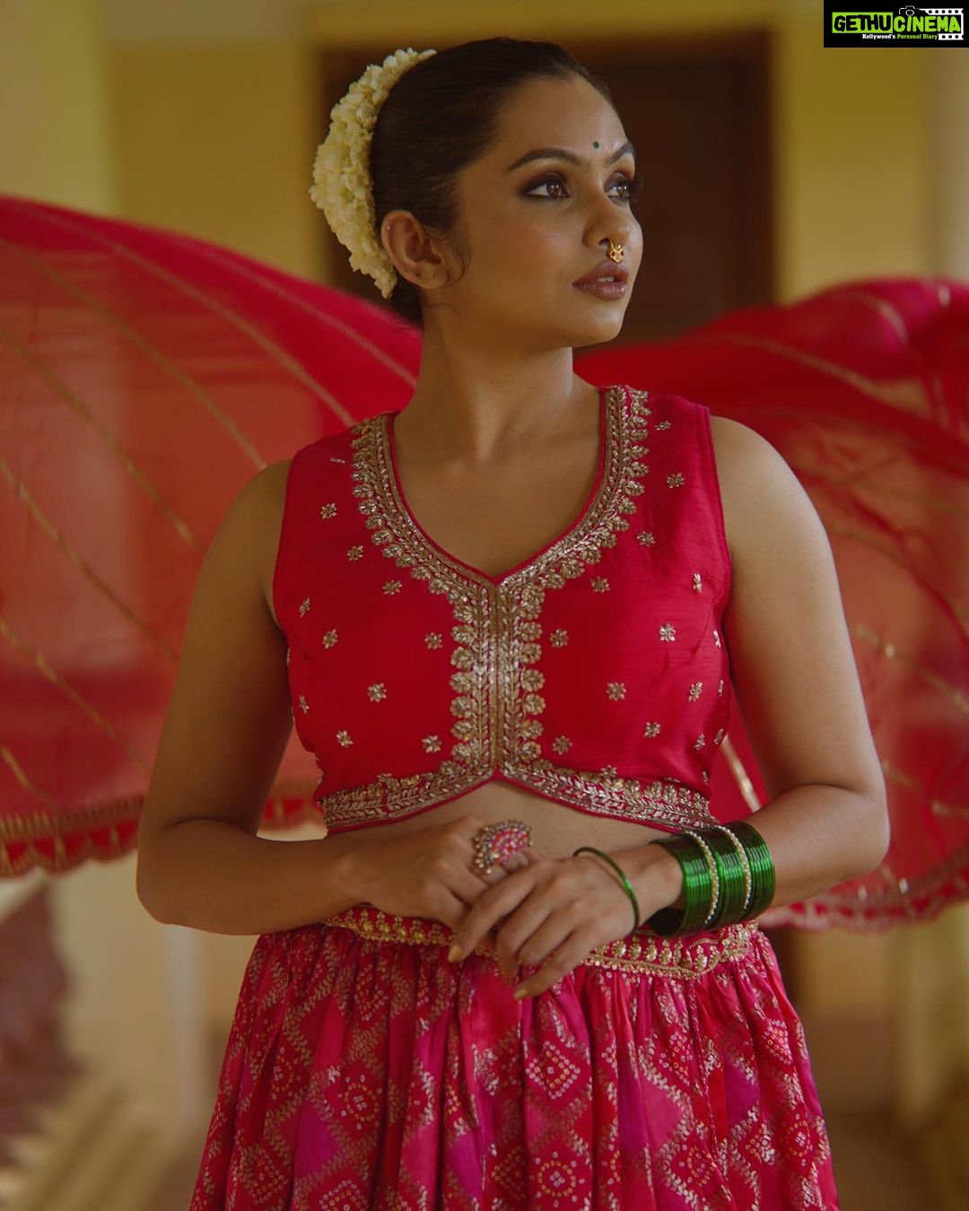 Tanvi Ram Instagram - मनमर्जियां Inframe @tanviram Photographer @jaisonmadany Styled @geethanjali_897 @sandra_resmi Wearing @madebymilankochi Videographer @grapherme Edit @salgu_maan MUA @zara___makeover Technical support @rcanandhu @annica_._