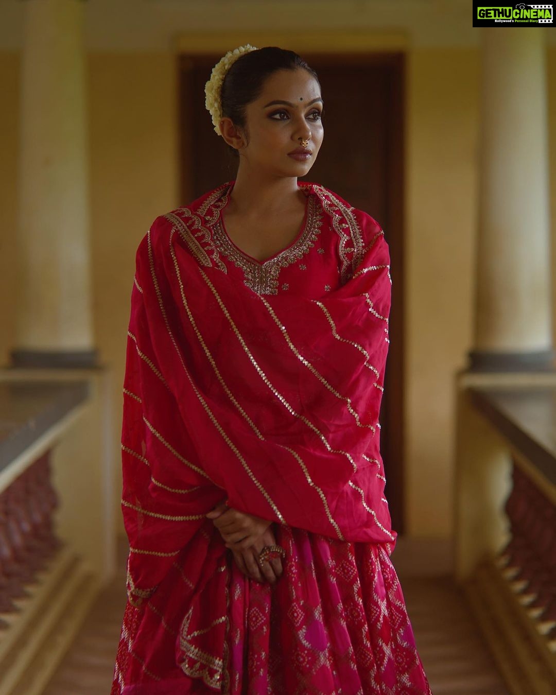 Tanvi Ram Instagram - मनमर्जियां Inframe @tanviram Photographer @jaisonmadany Styled @geethanjali_897 @sandra_resmi Wearing @madebymilankochi Videographer @grapherme Edit @salgu_maan MUA @zara___makeover Technical support @rcanandhu @annica_._