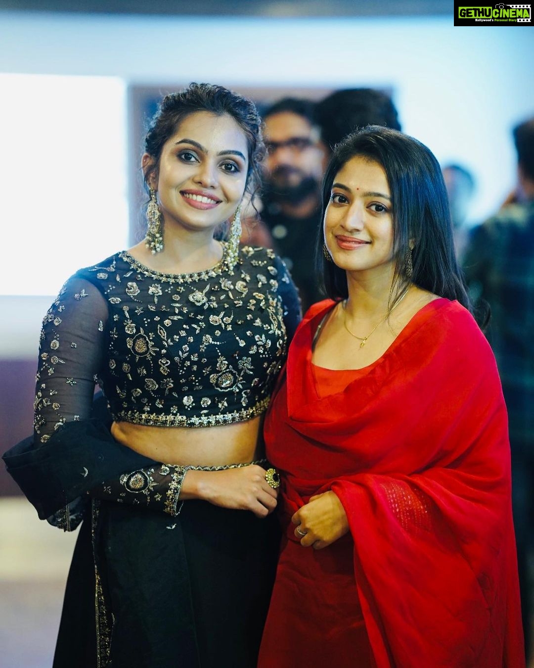 Tanvi Ram Instagram - This night was fun♥️ @nithyamammen @elsamma_johnson_ Styling - @mehaka_kalarikkal Photography - @rijil_kl Makeup - @sreegeshvasan_makeupartist Costume - @mahekdesigns Ornaments - @makeoveravenue