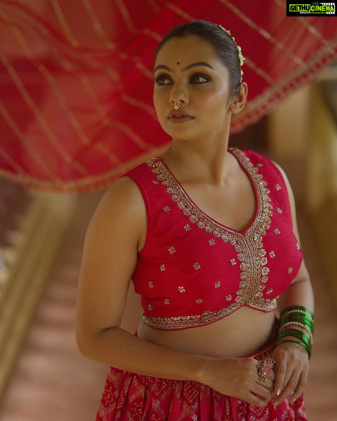 Tanvi Ram Instagram - मनमर्जियां Inframe @tanviram Photographer @jaisonmadany Styled @geethanjali_897 @sandra_resmi Wearing @madebymilankochi Videographer @grapherme Edit @salgu_maan MUA @zara___makeover Technical support @rcanandhu @annica_._