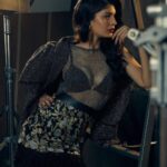 Tina Desai Instagram - Wat a fun experience this was! Big thank you to this entire team for enabling the awesomeness, especially @siddartha_tytler Designer: @siddartha_tytler Photography: @karishmabediphotography Styling: @thetyagiakshay Assisted styling: @itsgrishma HMU: @marianna_mukuchyan Jewellery partner: @outhousejewellery Shoes: @zara Coordinated by: @divishlist