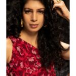 Tina Desai Instagram – πΉπΉπΉ
Magazine @thedoormagazine
Featuring @desaitina
Photographer and Creative Director @dhruv_vohraphotography
Editor at Large and Fashion Director @jennet_david_william
Stylist @sreevardhan_keto
Make-up artist @sarrahmukadamedits
Hair stylists @tejal_makeup_and_hair
Assistant photographer: @b.runphotography
Location @blackframesstudios
Outfit @edgeindiaa_
Jewelry @nihiraa_india
#thedoormagazine