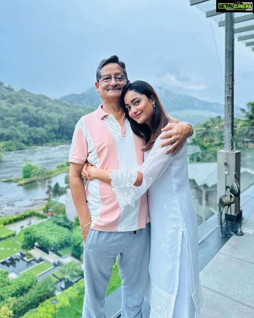Tridha Choudhury Instagram - You are all that I will ever need papa 🧿 #travelwithtridha #travelwithfamily #fatherdaughtertime #fatherdaughterlove #monsoondiaries #monsoonlove