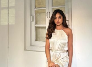 Tridha Choudhury Instagram - It always starts with a ‘Hey’ 🪬 #greekdesigners #tannedskin #tannedlegs #instagreece