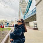 Tridha Choudhury Instagram – Missing the Sweater weather ♥️

#hellosummer #springsummer #missingwinter #winterishere #londoncity #londonfashion #londondiaries #travelwithtridha #stylewithtridha