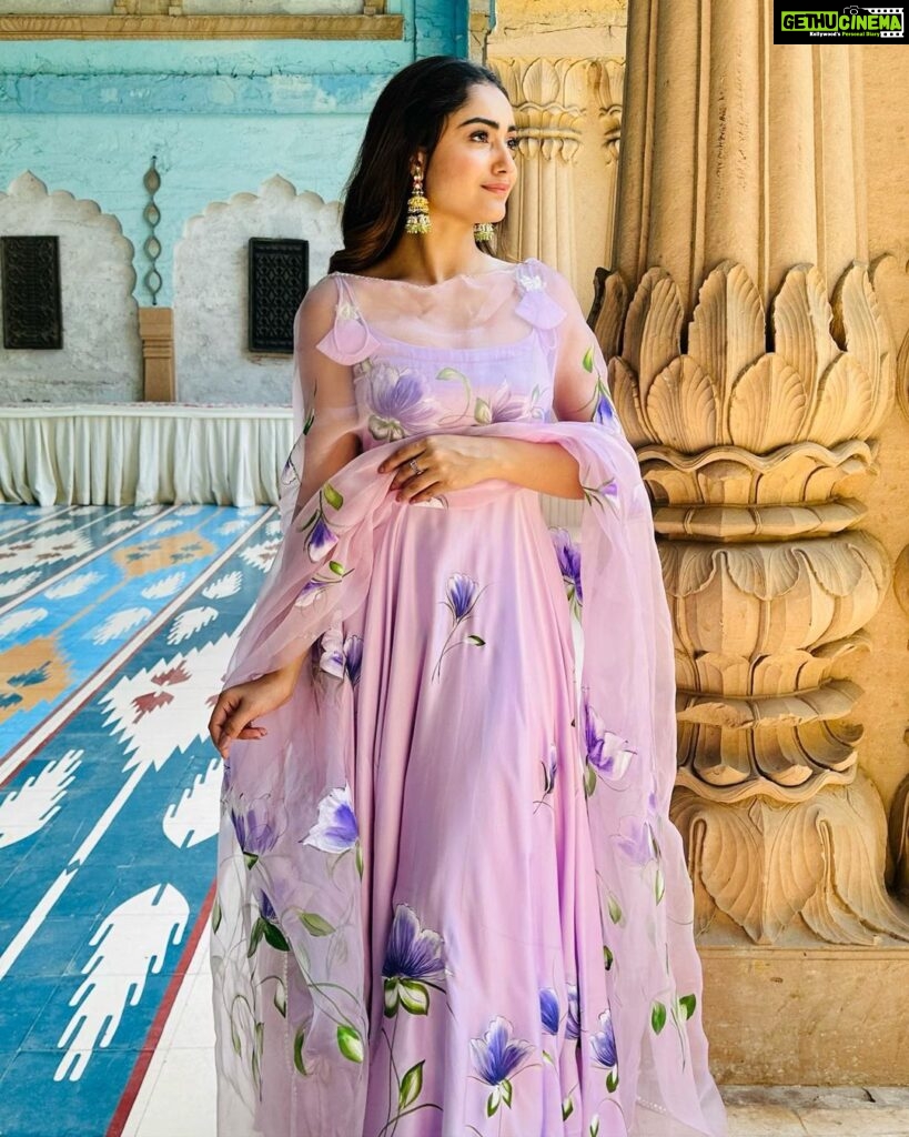 Tridha Choudhury Instagram - Lavender state of mind ☂️ #festivecollection #festivemood #springtimevibes #happyspring #springfashion #ramadankareem #ethnicwear