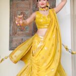 Tridha Choudhury Instagram – Make a Reel using my Latest song ‘ Tere Mere ‘ and I shall feature the best 10 reels on my stories 🌻

Sing, dance or pose to the Beautiful tune of ‘Tere Mere ‘ 🌻

#newsongalert #newsongs #weddingseasons #weddingceremony #weddingsutra #shaadiseason #shaadisaga