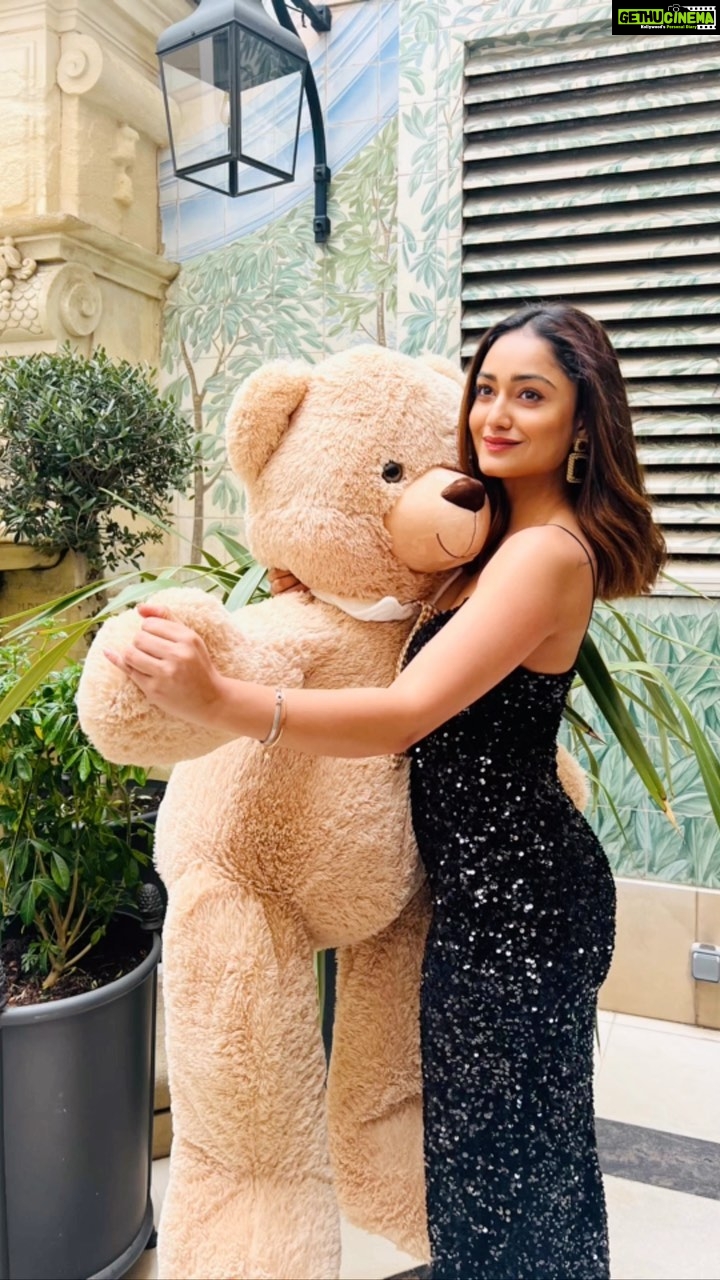 Tridha Choudhury Instagram - Allure Parisienne ,Style a l’italienne ⭐️ Where French luxury meets Italian charm ⭐️ A must stay at the Heart of Paris @castille_paris ⭐️ #travelwithtridha #traveltheworld #hotelsandresorts #beautifulhotels #hotelstory #luxuryhotels #hotelsoftheworld #hotelview #hotelinterior Castille Paris - Starhotels Collezione