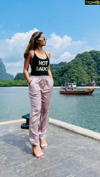 Tridha Choudhury Instagram - Did anyone order Flesh shoes with Hot sauce ??? 🥫 Shoes by @melissashoesindia @sallyruchi 🥫 #blurryphotography #travelwithtridha #stylewithtridha #footwearfashion #featuredfootwear #fashiontrends #fashioninsta #instafashionista