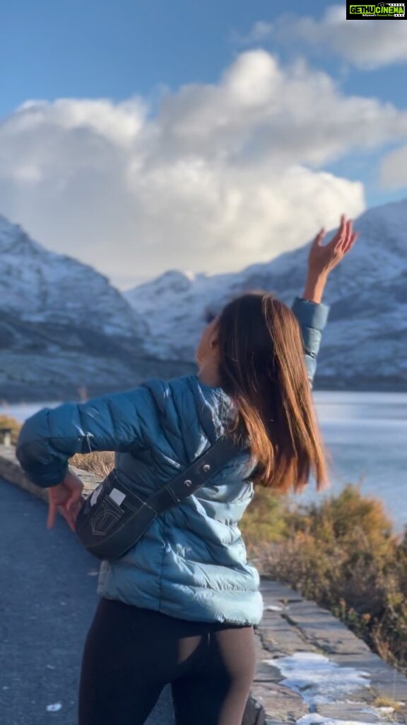 Tridha Choudhury Instagram - Techno hits different in the wild ❄️ #dancetherapy #technocommunity #technofamily #intothewild #travelwithtridha #musicheals