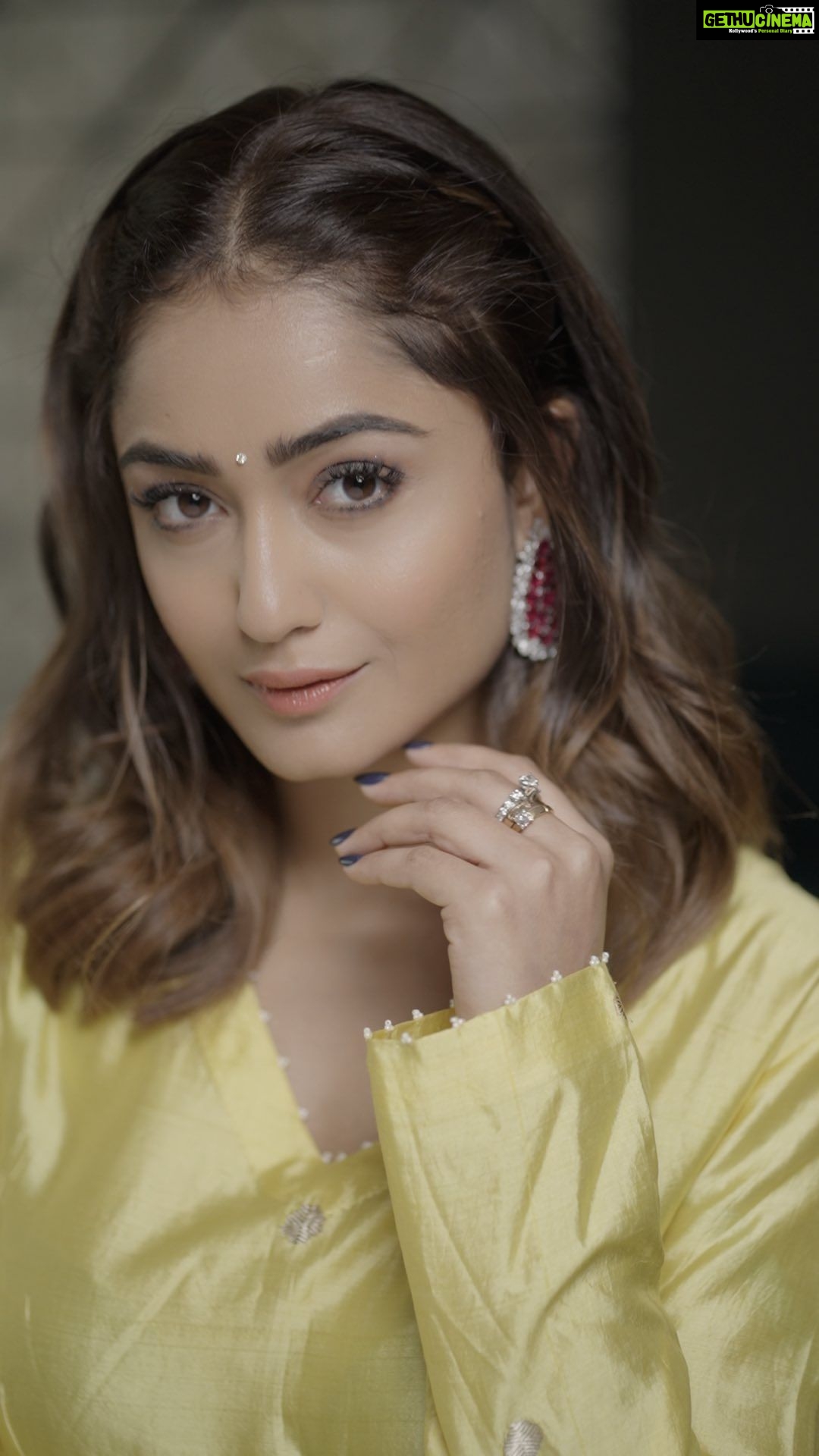 Tridha Choudhury Instagram - Wearing my Rubies from @vandalsworld_unofficial π @elevate_promotions Thatβs all I need to add that sparkle to my look π₯ Agreed ??? π Makeup & hair by @roopangi_vakharia π₯ Captured by @dieppj π #diamondsareforever #rubiesanddiamonds #jewellerygram #jewellerydesigns #jewellerytrends #finejewellery #stylewithtridha #weddingseason2022 #weddingseasonishere