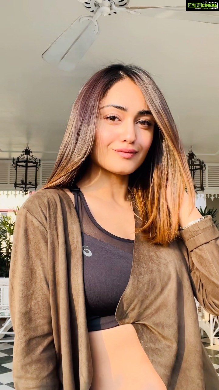 Tridha Choudhury Instagram - Golden hour capture 🧁 #gossipgirl #gossipgirledits #uppereastside #nyc #newyork_instagram #newyorkstateofmind