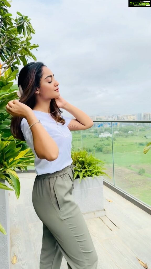 Tridha Choudhury Instagram - Just a Happy Triddy🪬 The Fresh breeze made me super happy today … what about you ? Leave your comments 🪬 #travelwithtridha #mindfulliving #wellnessthatworks Mumbai - The City of Dreams