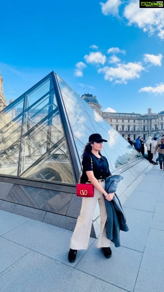 Tridha Choudhury Instagram - Sunday Feels in Paris ♥️ #travelwithtridha #travelandleisure #parisfashionweek #pariscity #parisgram #parismonamour #pariscoutureweek #parisstreets Le Café Marly