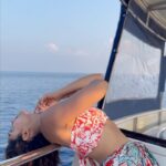 Tridha Choudhury Instagram - Surreal Sitar Symphony ♾️ #anjunadeep #musictherapy #musicheals #musiclove #musicgram #melodictechno #travelwithtridha #traveltherapy #dolphincruise #dolphindiscovery Maldives