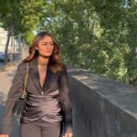 Tridha Choudhury Instagram - This is how I take a stroll in Paris 🎬 Wearing @maeparisofficial 🎬 #travelwithtridha #travelandexplore #parisstreets #parisvibes #parisienne #parisfashionweek #parisfashion #pariscoutureweek #hautecouture Pont de L'Alma - River Seine