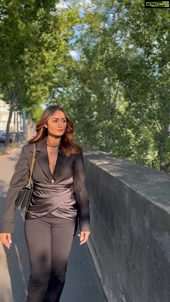 Tridha Choudhury Instagram - This is how I take a stroll in Paris 🎬 Wearing @maeparisofficial 🎬 #travelwithtridha #travelandexplore #parisstreets #parisvibes #parisienne #parisfashionweek #parisfashion #pariscoutureweek #hautecouture Pont de L'Alma - River Seine