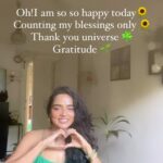 Tuhina Das Instagram - Nothing, I am #happy today 🌻 #universe #reelsinstagram #reelitfeelit #tuhinadas #gratitude #happyheart#trendingreels #trendingsongs Mumbai, Maharashtra