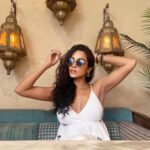 Tuhina Das Instagram - Sassy, Forever Classy 🥂🤗🫠🔥 #monday #tuhinadas #weekday #goodday Bayroute