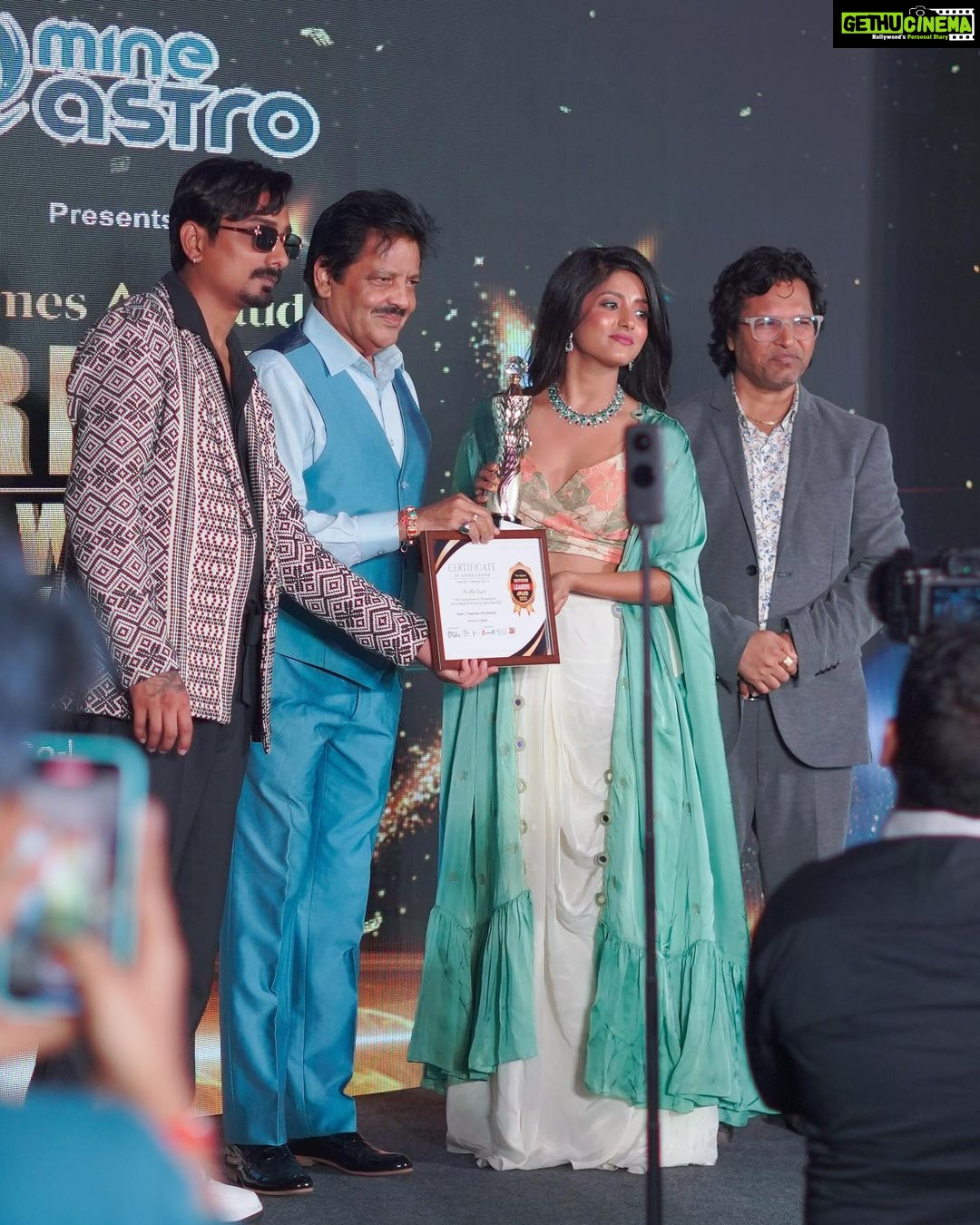 Ulka Gupta Instagram - Honoured by @uditnarayanmusic Dress @_shopsuave_ Stylist @navneeth_bhansali MUA @makeoverbysejalthakkar