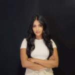 Ulka Gupta Instagram - Hey Fan-mily ❤️ Elated to share this Golden Opportunity for all Aspiring Makeup Artists, Hair Stylists & Fashion Stylists to learn & train from the Best and be a part of Indian Film & Tv fraternity. Only at “ IMUSE Academy “ - India’s 1st Truly International Makeup, Hair & Fashion Styling Academy, Now in MUMBAI! 💥 ENROL NOW & I shall see you soon there 🤗💐 Choose Your Freedom, Choose Your Self! @imuseacademy @nehaadhvikmahajan A Film by @adhvik_official #freedomofchoice #creatingglobalartists #imuseacademy #makeup #hair #fashionstyling