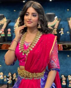Ulka Gupta Instagram - Congratulations Lotus Silver Jewellery 
@lotus_silver_jewellery @antiquelotuss_official @kanakagrwl 
@navneeth_bhansali 

Styled by @aishwaryavenishetty_official 
Langa Voni✨
@archithanarayanamofficial

@mysouthdiva
