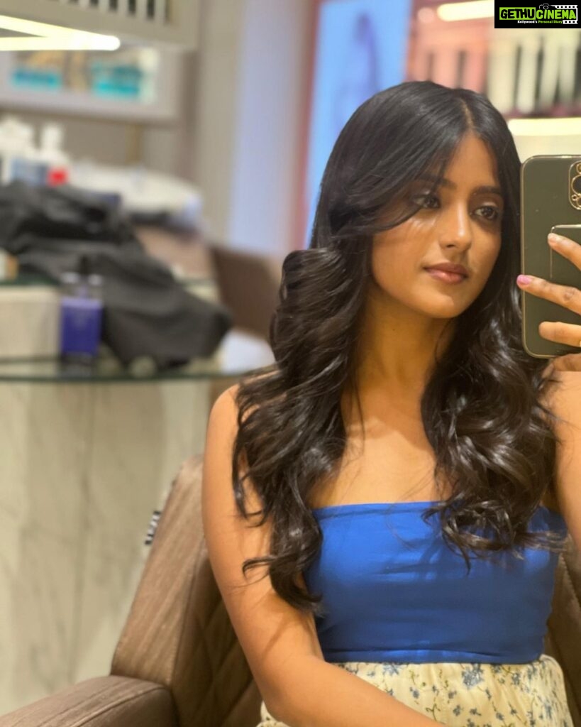 Ulka Gupta Instagram - my new haircut 💙