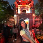 Ulka Gupta Instagram - 3 moods 🥰 😊 😙 #throwbacking Hanoi, Vietnam