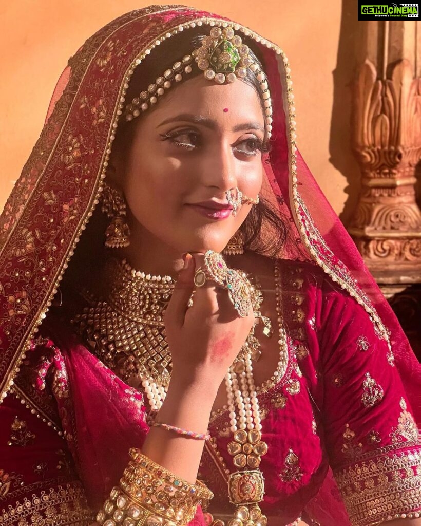 Ulka Gupta Instagram - Indian Queens Slay ⚜️❤️ Picture credits @dopmanishsharma Mua @kalpesh_desai01 #ulkagupta Film City