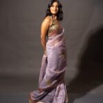 Ulka Gupta Instagram - Styling- @aishwaryavenishetty_official Outfit- @tilakamsarees Jewellery- @kasturisilverjewellery Photography- @sharathchandra_photography