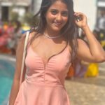 Ulka Gupta Instagram - Tan Day ✨💕💙🌸 #bestieswedding #poolparty #abhigotcandid🌈