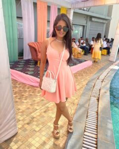 Ulka Gupta Instagram - Tan Day ✨💕💙🌸 

#bestieswedding #poolparty #abhigotcandid🌈
