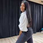Ulka Gupta Instagram - What do you think about the light? 💡 Thanks @mohak.manghani these clicks look so good #whiteshirt #goodlighting