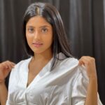 Ulka Gupta Instagram - What do you think about the light? 💡 Thanks @mohak.manghani these clicks look so good #whiteshirt #goodlighting