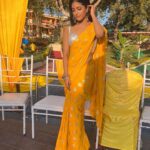 Ulka Gupta Instagram - Golden hour dates with me . . #bestieswedding #haldilook #sareelove Narmada Retreat Resort , Maheshwar, Madhya Pradesh