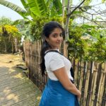 Ulka Gupta Instagram – When you’re in the cleanest village of Asia, you don’t just see cleanliness you feel it too 🦋

#mawlynnong #meghalaya #traveldiaries Mawlynnong Village