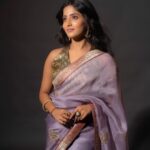 Ulka Gupta Instagram - Styling- @aishwaryavenishetty_official Outfit- @tilakamsarees Jewellery- @kasturisilverjewellery Photography- @sharathchandra_photography