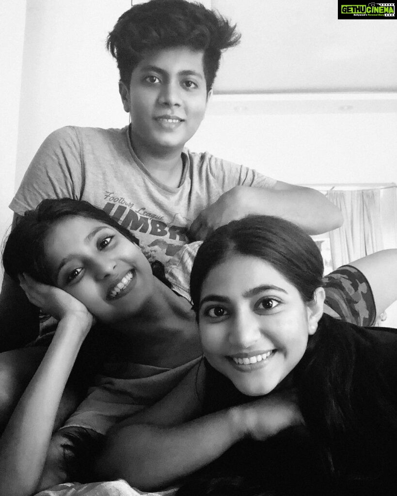 Ulka Gupta Instagram - Happy Rakshabandhan to all 💕 Love, Nurture & Cherish ✨ @janmejayggupta @goya_gupta