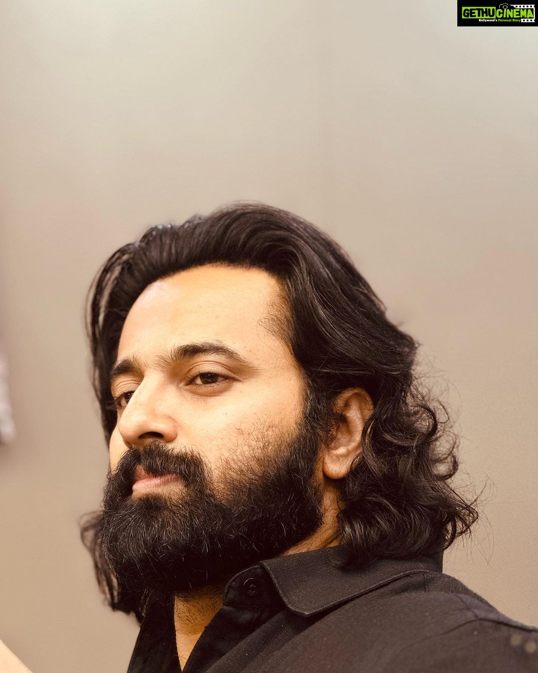 Unni Mukundan Instagram - Believe in The Beauty Of Your Dreams 🤝