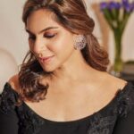 Upasana Kamineni Instagram - This one is special ❤️ Soooo thankful & grateful for everything. My faith in the @thesecret365 has become stronger. Manifest with a pure heart, clear goal and wish well for all. Valli pinni & Rama Amma the strongest force behind the scenes, we admire u sooo much ❤️ @vanityfair party - wearing: @falgunishanepeacockindia @binagoenkaofficial @sandysartistry - hmu Last few images by @arifminhaz Vanity Fair Oscar Party