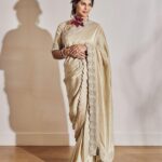 Upasana Kamineni Instagram - Traditional, elegant & bespoke is what Jayanti Reddy & Bina Goenka curated for me for the 95 Academy Awards - The Oscars 2023. Hyderabad based designer @jayantireddylabel created a silk saree made using hand woven silk, of spun fabric, created from recycled scraps keeping in tune with my belief of sustainable fashion. The intricately crafted statement Lilium neck piece, was in the making from the last four years by avant-garde Mumbai-based jewellery designer, @binagoenkaofficial . It was maneuvered with impeccable craftsmanship, made using the highest quality of natural gemstones of pearls and approximately 400 carats of high-quality rubies that cannot be recreated. I truly appreciate the hard work, dedication,passion and labour of love that have gone into creating these beautiful pieces for me. It’s the intricate attention to detail that sets this look apart from the rest. HMU - @sandysartistry 📸 - @arifminhaz Oscars Red Carpet