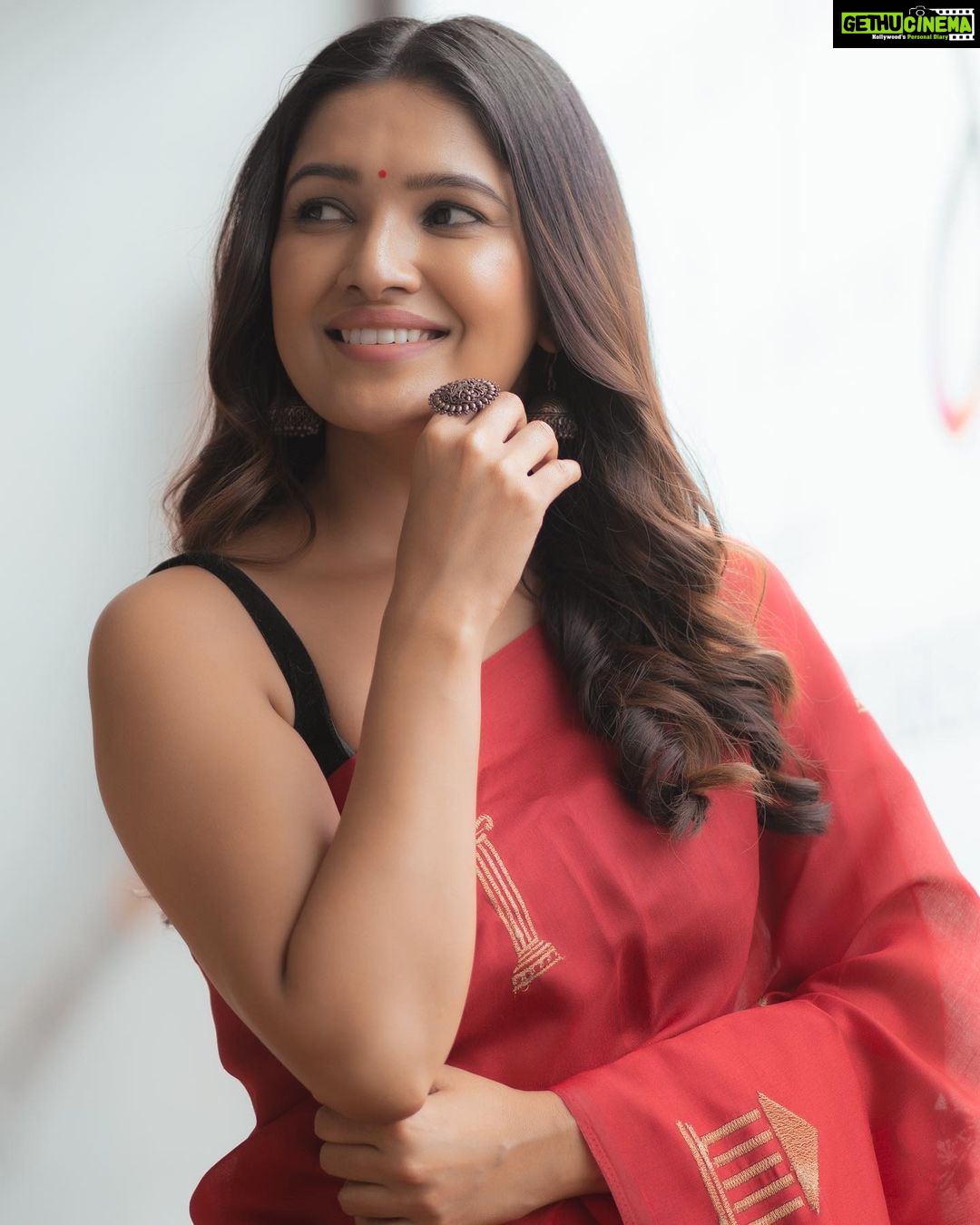 Vani Bhojan Instagram - ❤️ @karthikakphotography