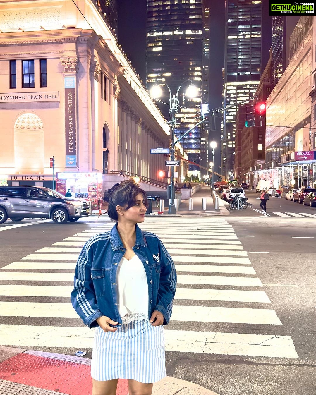 Varshini Sounderajan Instagram -