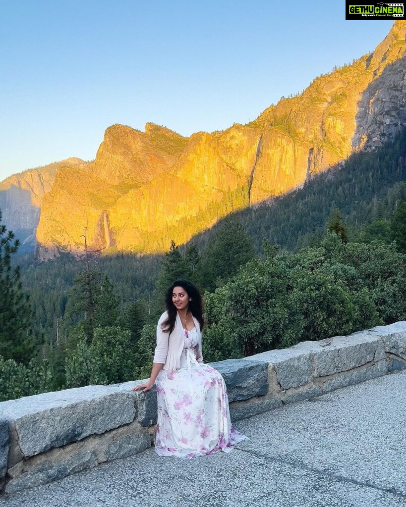 Vidhya Instagram - 🌻🏔🌞 Yosemite National Park, California