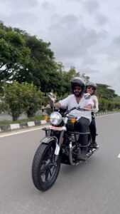 Vidhya Mohan Instagram - Taking Delivery Of The All New SuperMeteor 650 ❤️💯 @urbanlocomote @royalenfield #SuperMeteor650 #royalenfield Urban Locomote