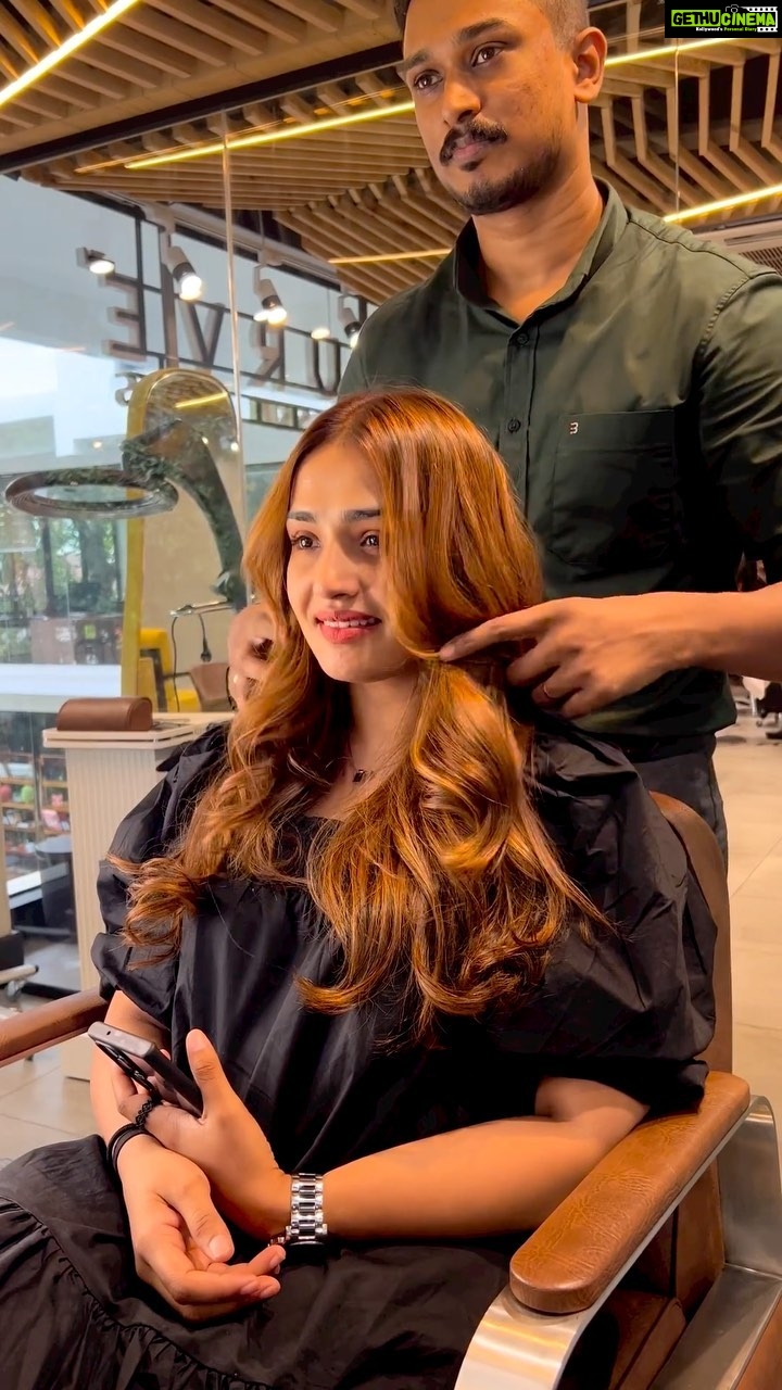 Vidhya Mohan Instagram - ✨French Touch ✨ . . . . . @saneesh_art @vidyavinumohan . Head over to for a Complimentary Hair Consultation!!! . . . For More Details Contact 8248335180WhatsApp chat Also. . . #lob #lobhairstyle #lobhaircut #lobhairstyle ##chennai #trendsetter #fashionblogger #socialmediamarkerting #influencer #haircolour #kavaalasong #kaavaalareels #kochi#chennai ##photooftheday #instagood #nofilter #tbt #igers #picoftheday #love #nature #swag #lifeisgood #caseofthemondays #instapic #instadaily #selfie #instamood #reelsviral #trendingnow Kochi, India