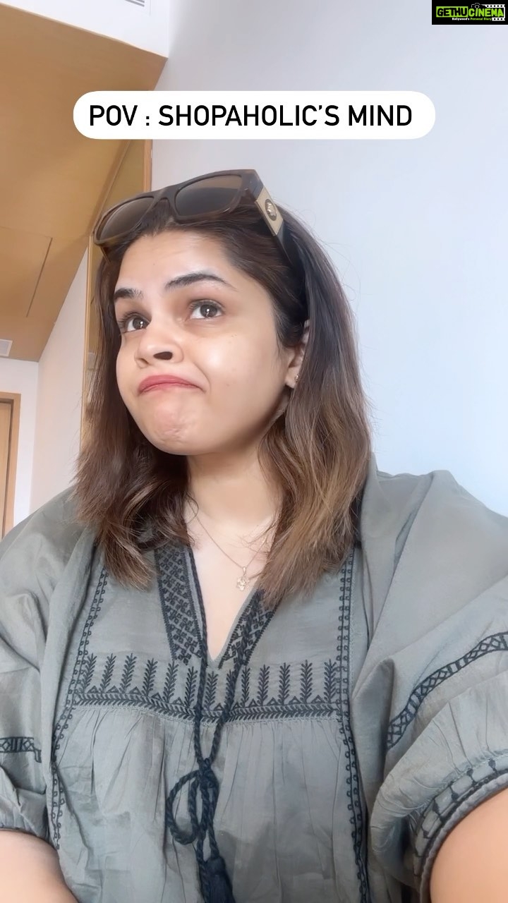 Vidyulekha Raman Instagram - Tag a shopping addict πποΈπΈπ #funny #funnyreels #feelkaroreelkaro #shopping #trendingreels #shopaholic #retailtherapy #handbags #luxury #luxurylifestyle #shopaholics #luxurylife